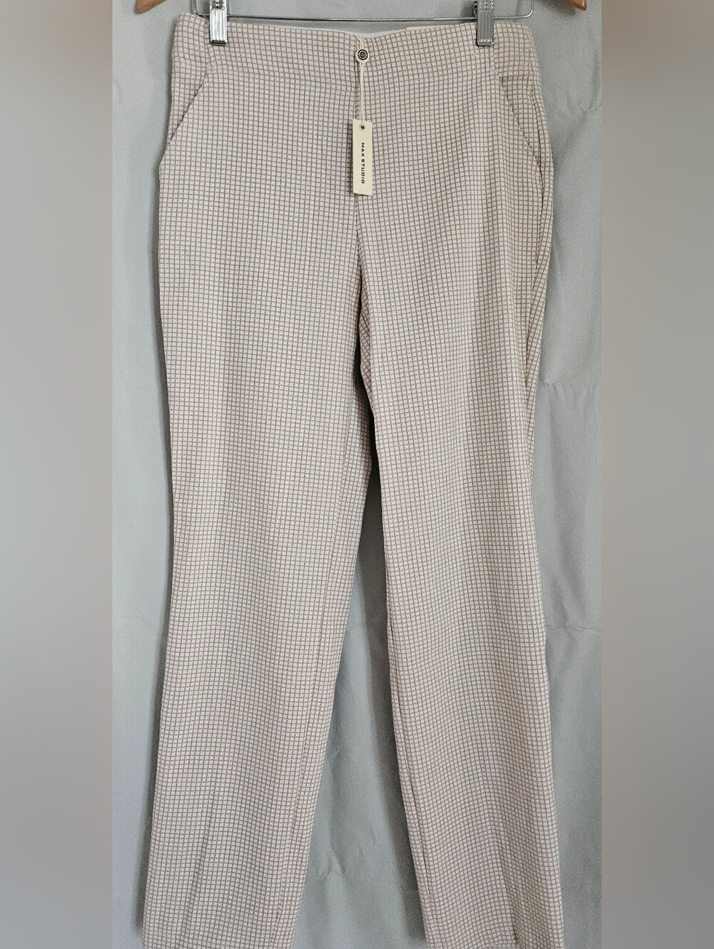 Max Studio Beige Micro-Check Stretched Capri Pants